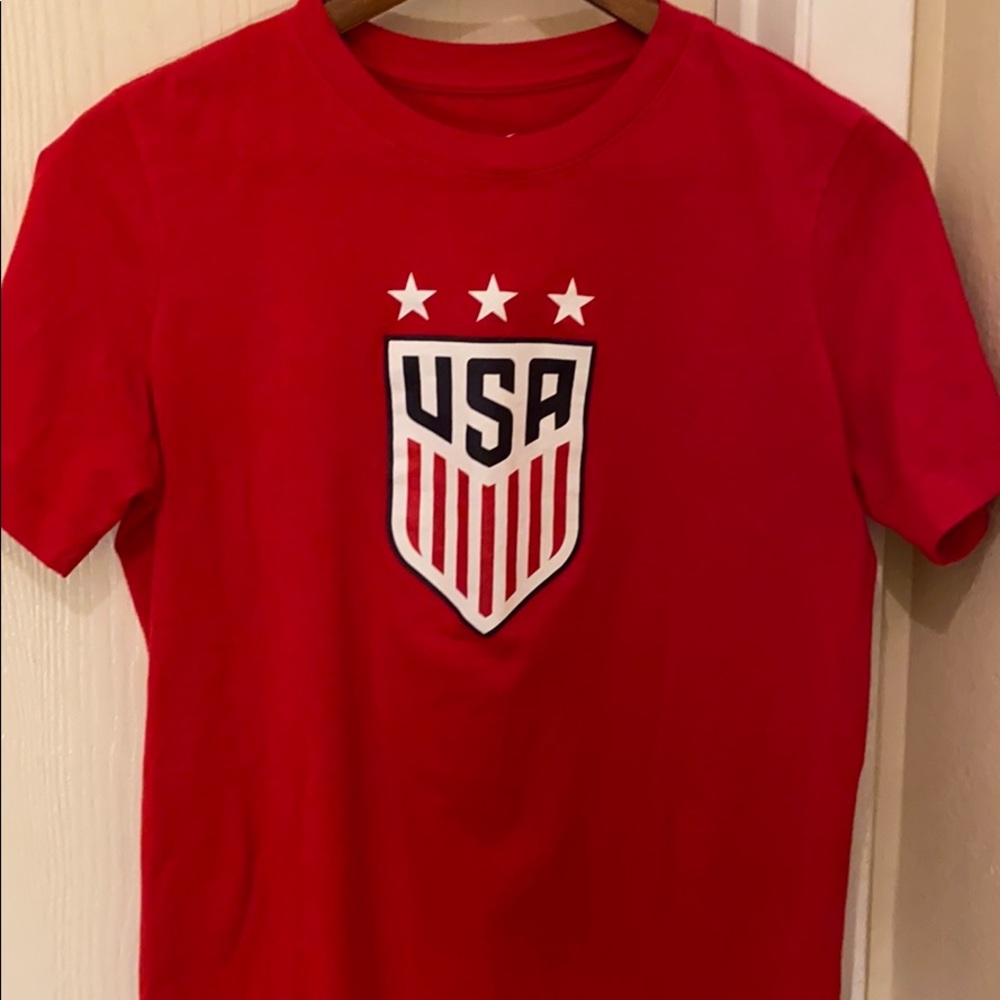 Red Nike tshirt USA team